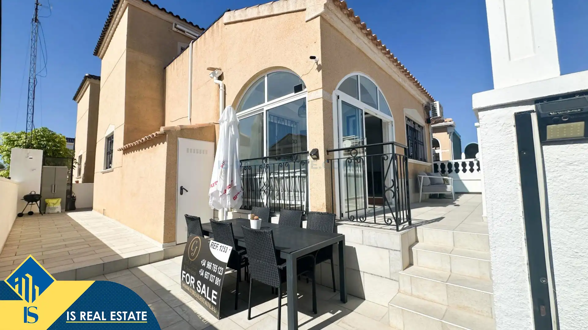 Adosado con piscina en venta en Orihuela Costa