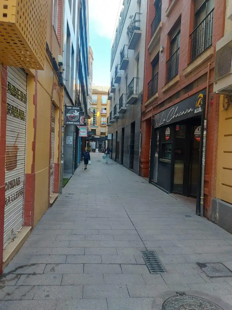 Außenansicht von Geschaftsraum zur Miete in Murcia mit Klimaanlage