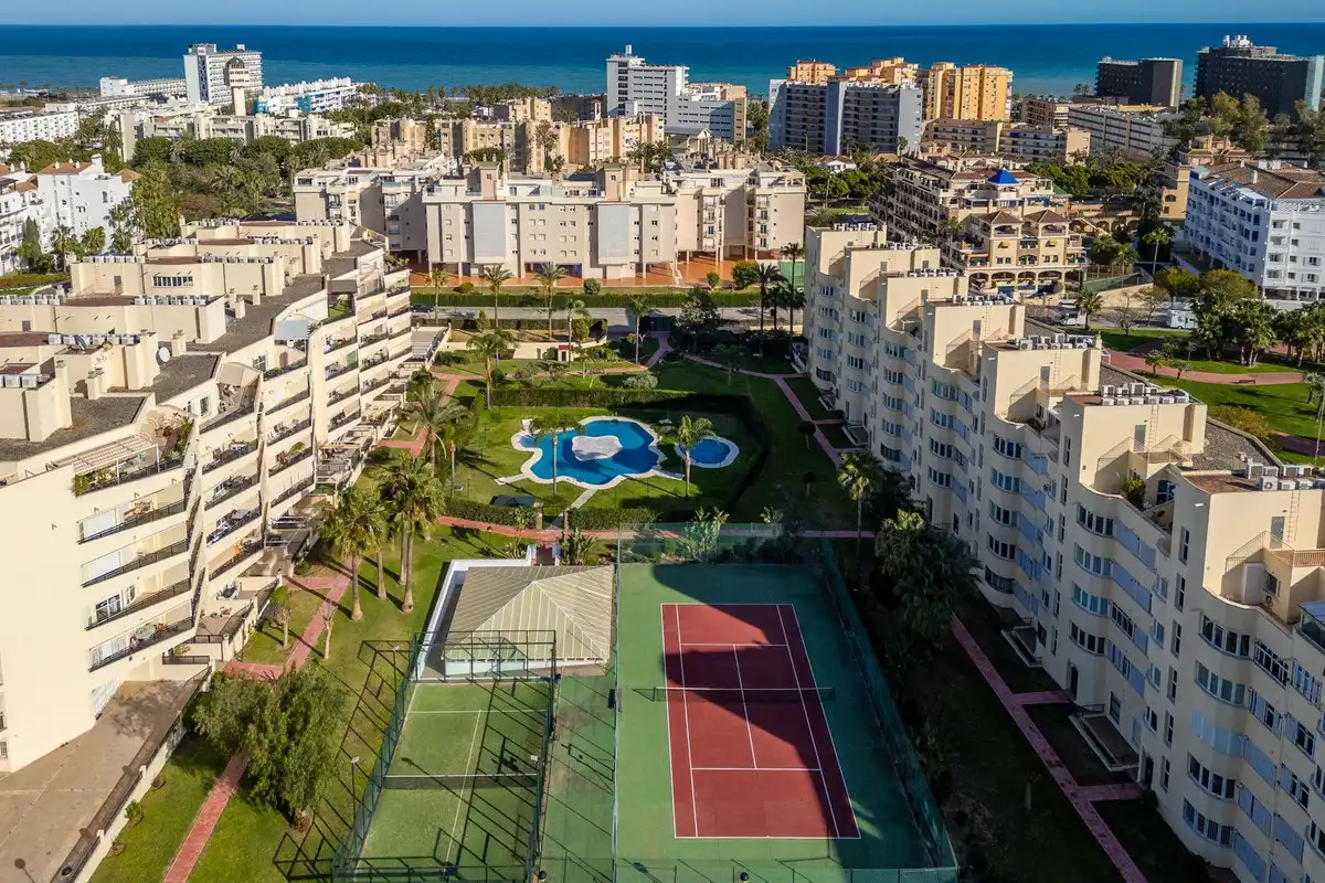 Außenansicht von Dachboden zum Verkauf in Torremolinos mit Klimaanlage, Terrasse und Schwimmbad