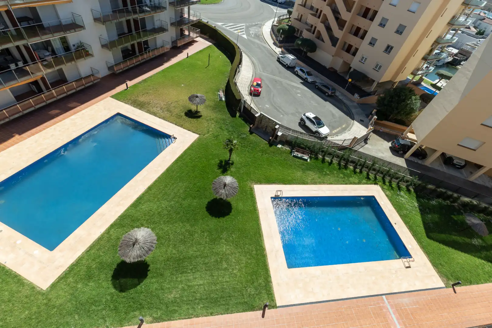 Piscina de Apartament en venda en Roses amb Aire condicionat, Terrassa i Traster