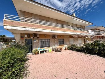 Casa pareada con jardín en venta en Calle Calle Pintor Renoir