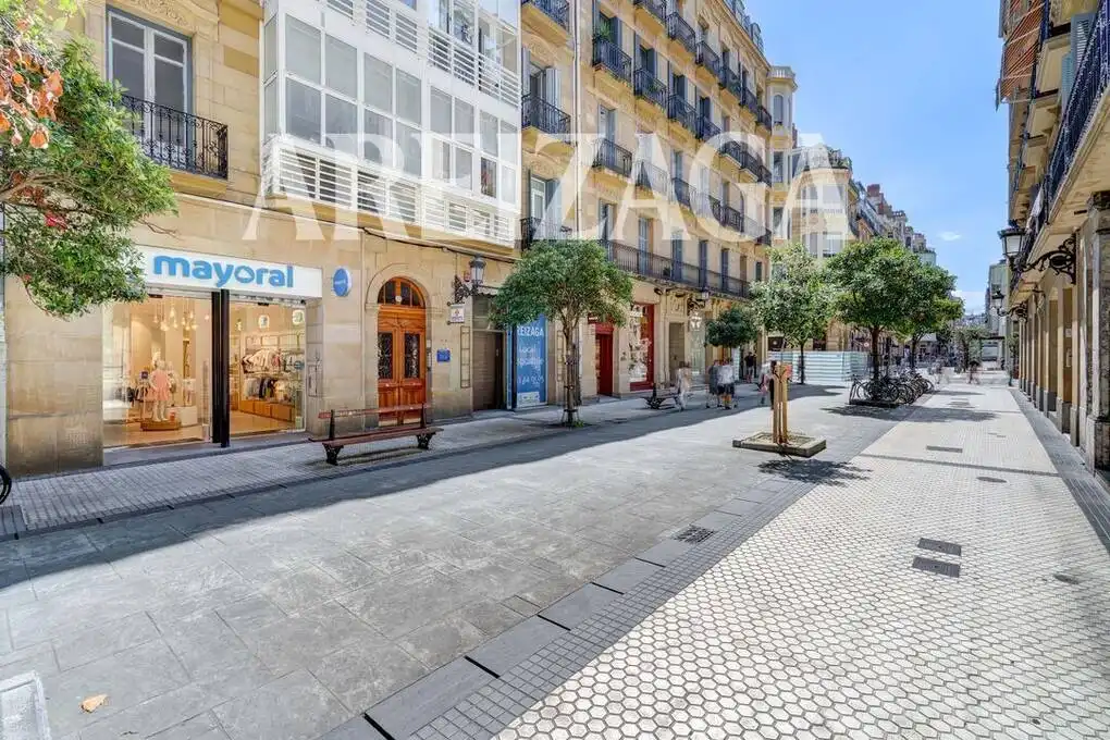 Local comercial en alquiler en Arrasate Kalea 25, imagen 2