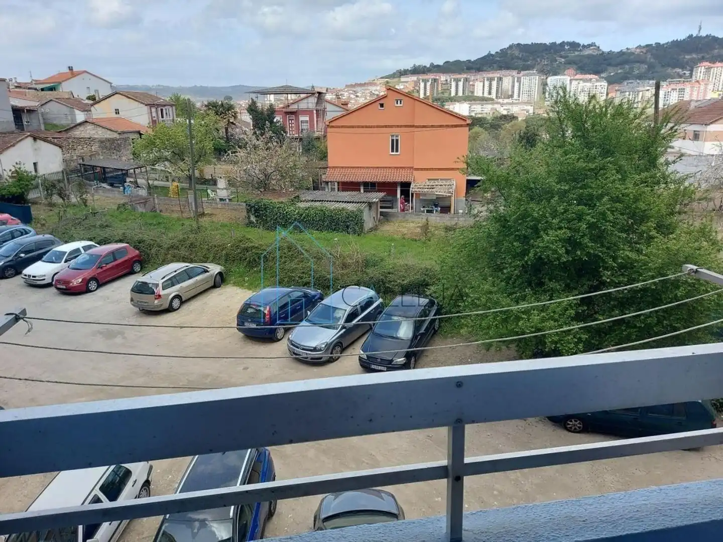 Parking de Piso en venta en Ourense Capital  con Calefacción y Trastero