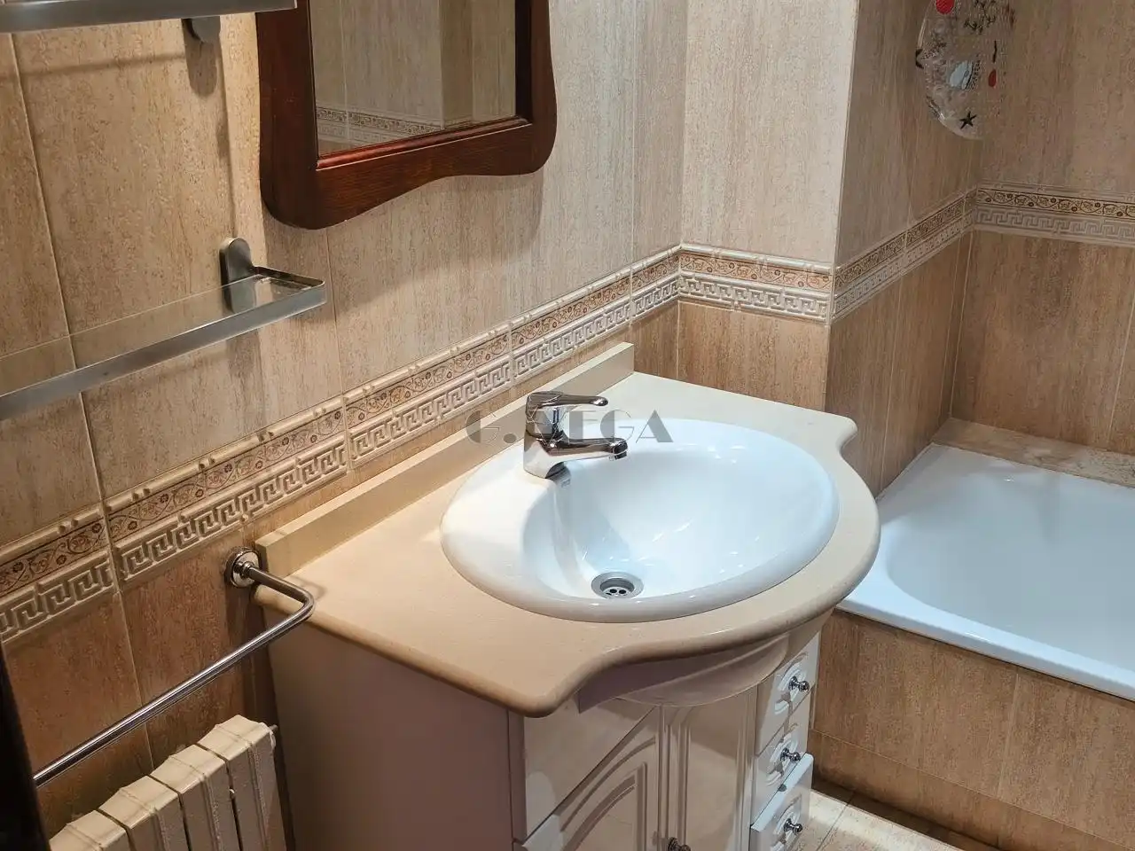 Bathroom of Flat for rent in Vigo   with Heating and Storage room