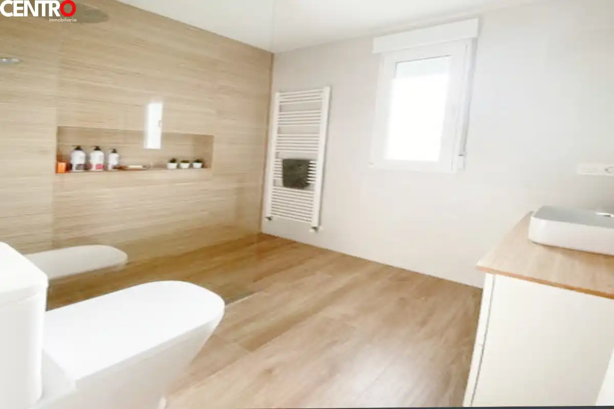 Baño de Casa o chalet en venta en Cájar con Aire acondicionado, Calefacción y Jardín privado