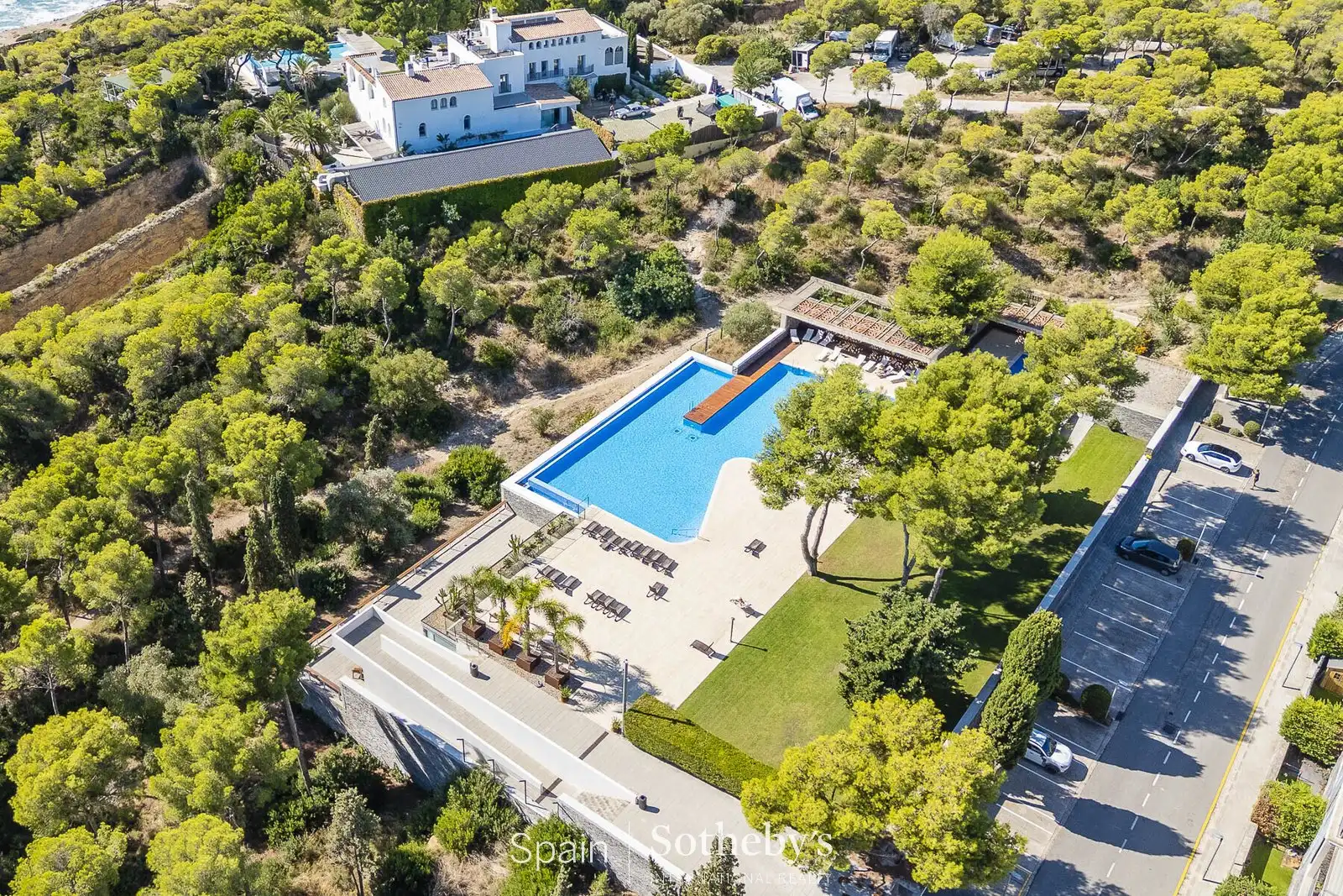 Schwimmbecken von Wohnungen zum Verkauf in Sant Pere de Ribes mit Klimaanlage, Privatgarten und Terrasse