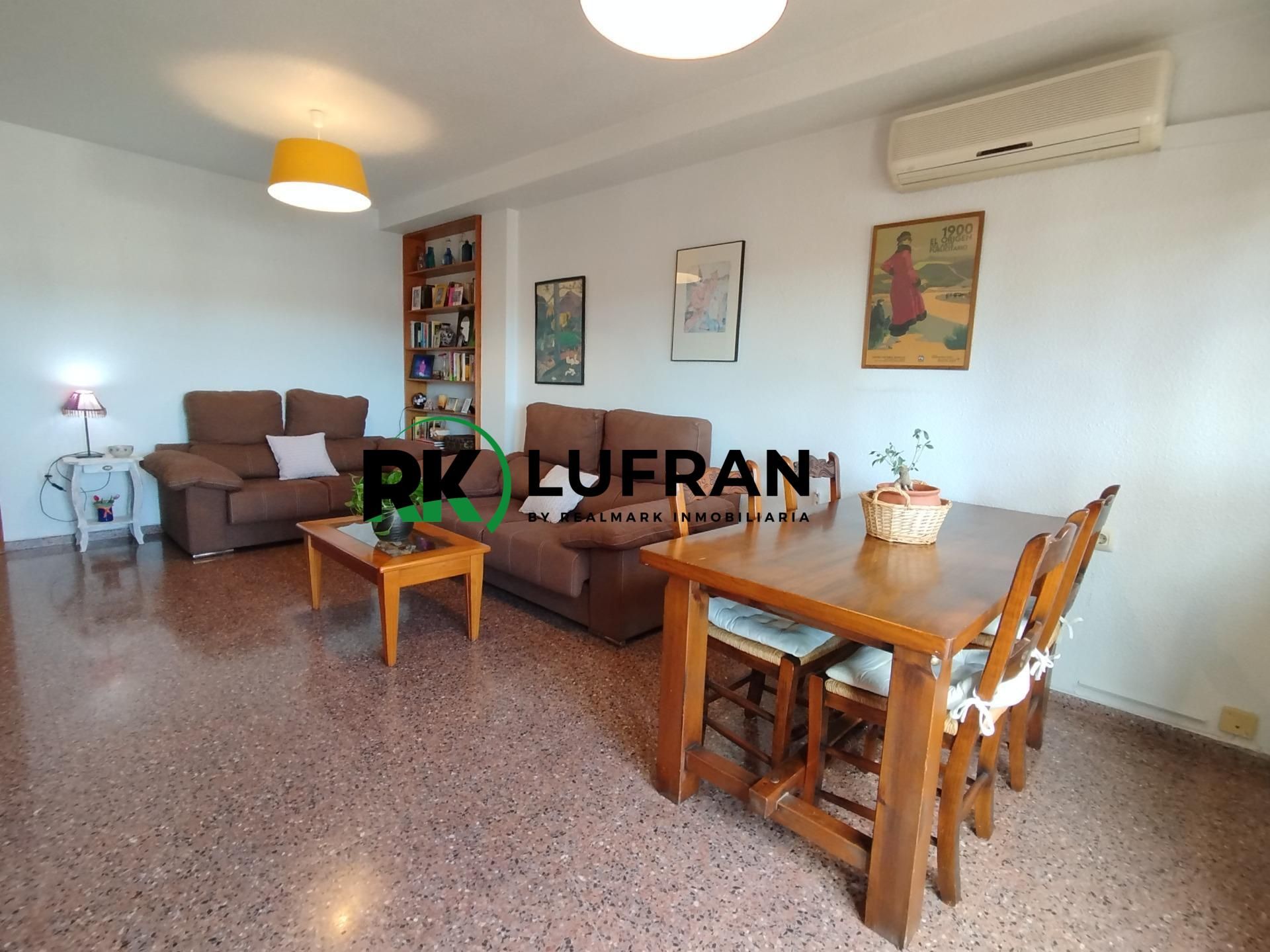 Vista exterior de Pis en venda en Petrer amb Aire condicionat i Terrassa