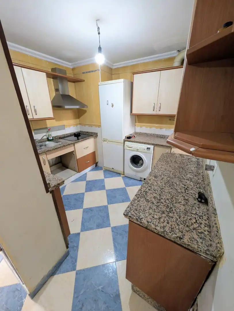 Kitchen of Flat for sale in  Sevilla Capital  with Storage room