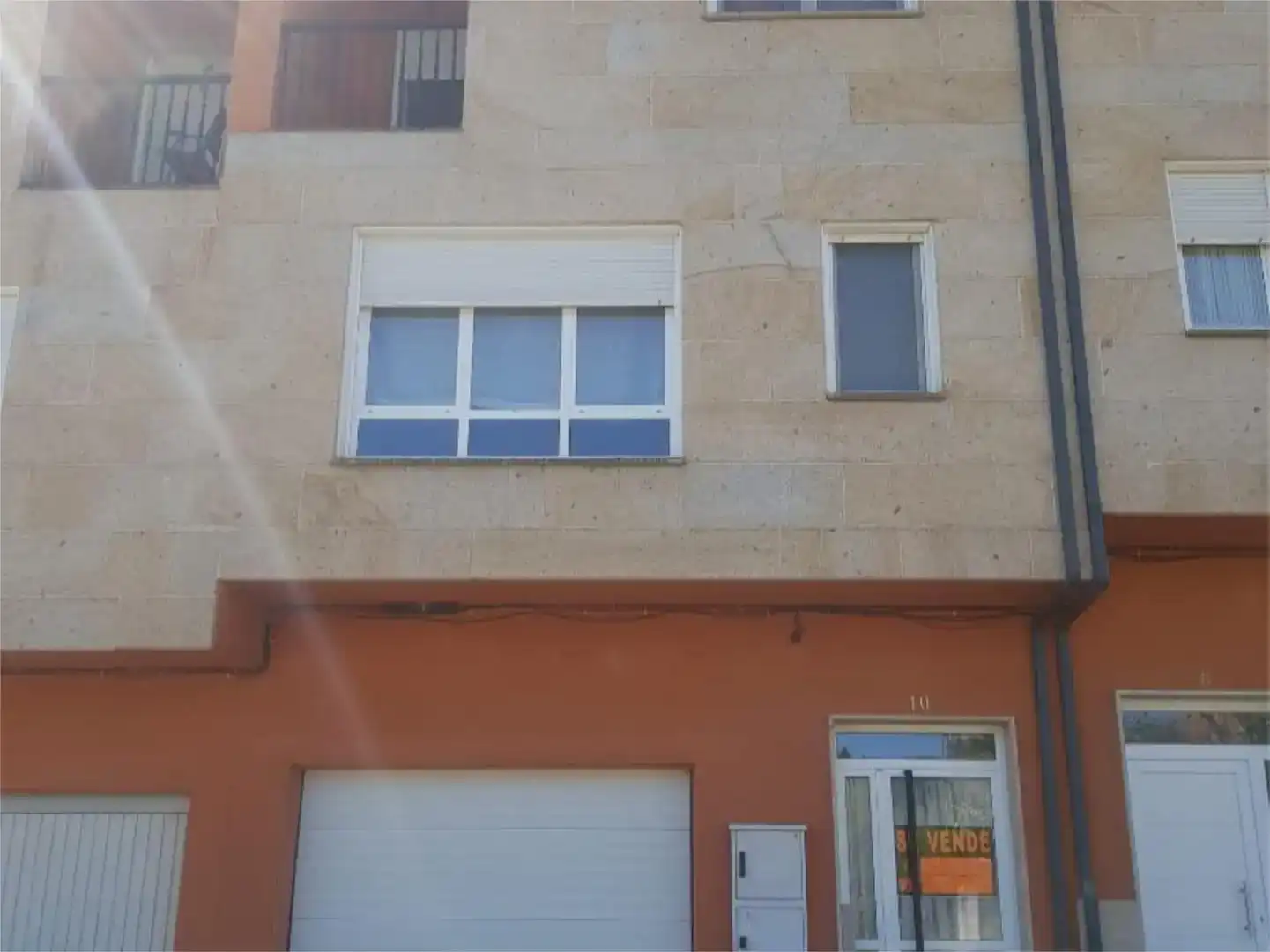 Vista exterior de Casa adosada en venda en Cabañas Raras amb Jardí privat, Parquet i Moblat