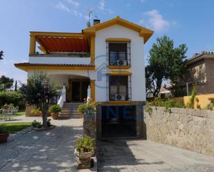 Vista exterior de Casa o xalet en venda en  Córdoba Capital amb Aire condicionat, Jardí privat i Traster