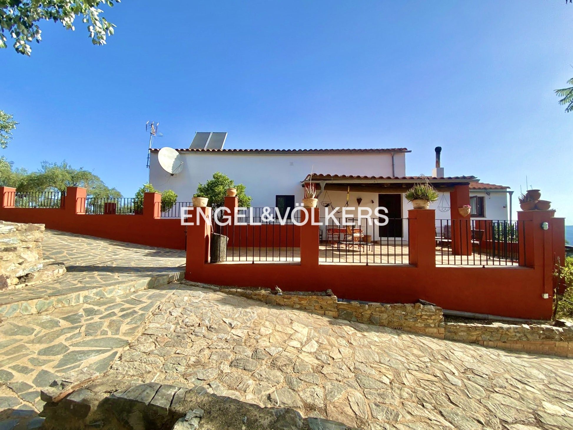 Exterior view of Country house for sale in Zufre  with Air Conditioner, Heating and Private garden