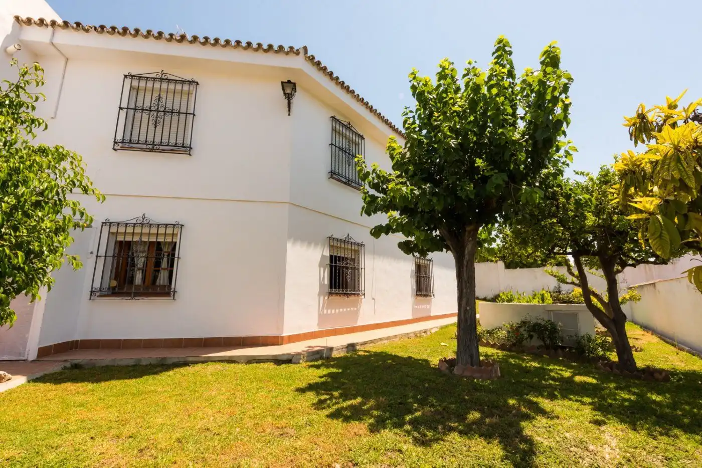 Vista exterior de Casa o chalet en venta en Tomares con Calefacción, Jardín privado y Terraza