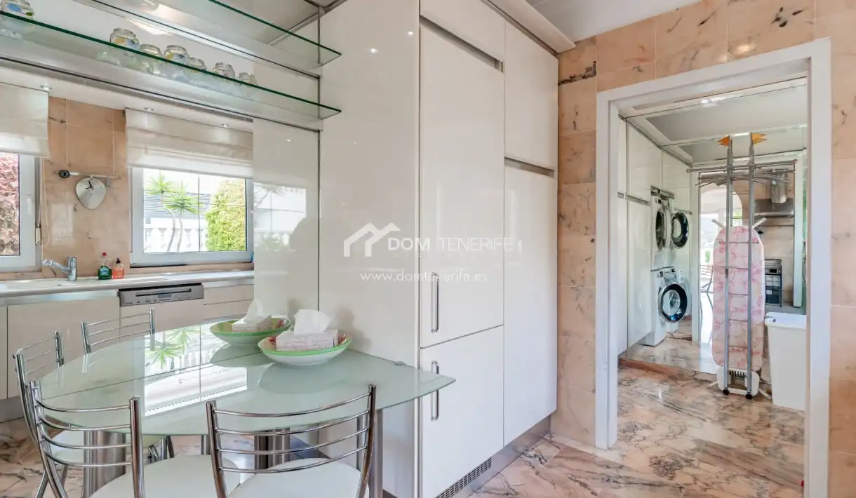 Cocina de Casa o chalet en venta en Arona con Terraza, Piscina y Amueblado