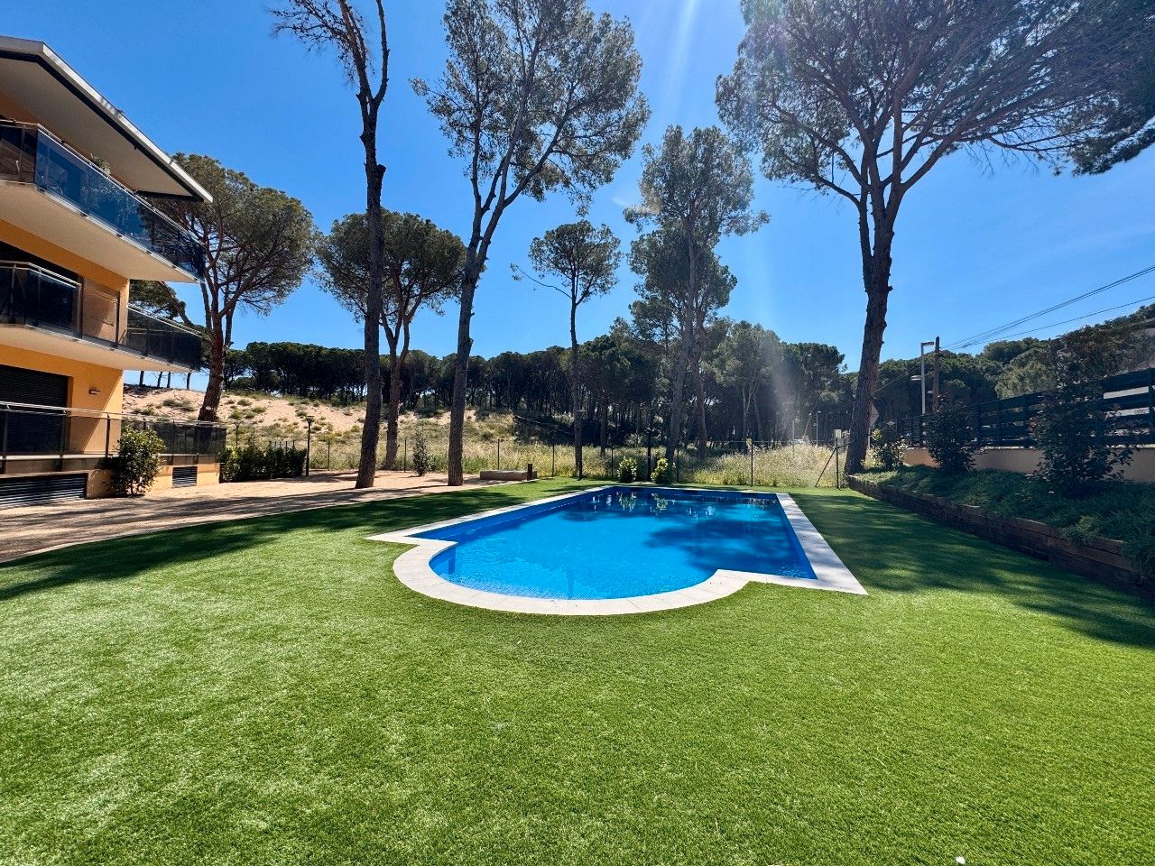 Piscina de Pis en venda en Pals amb Aire condicionat, Calefacció i Jardí privat