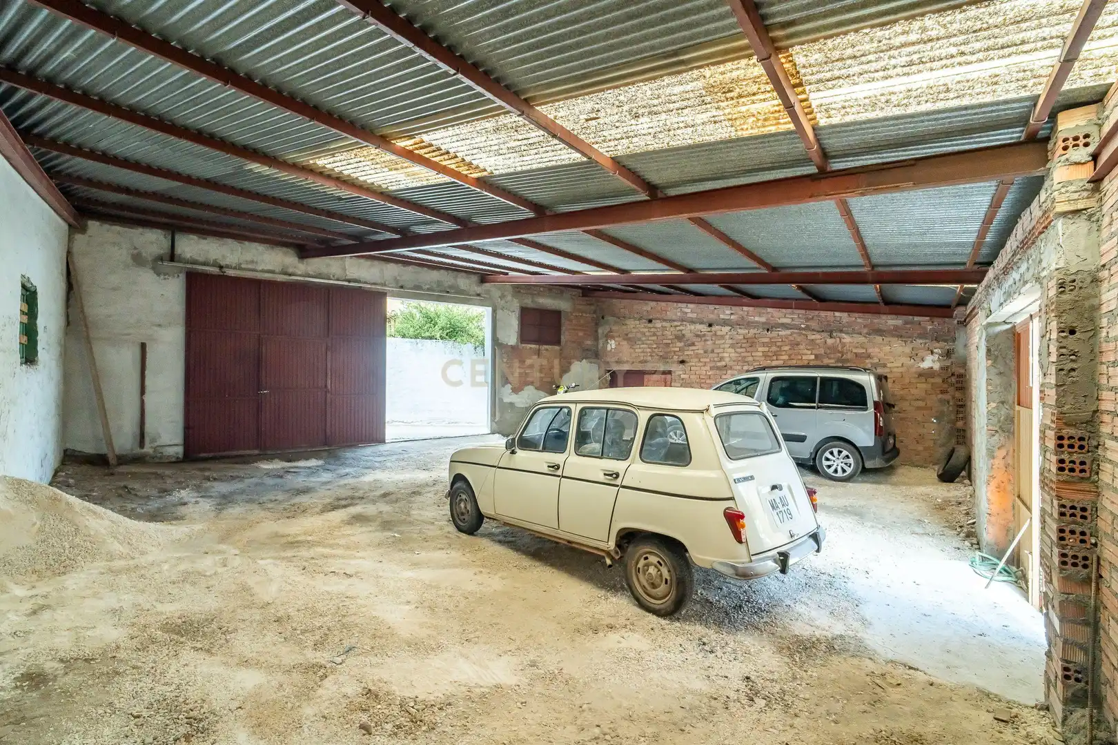 Aparcament de Local en venda en El Burgo