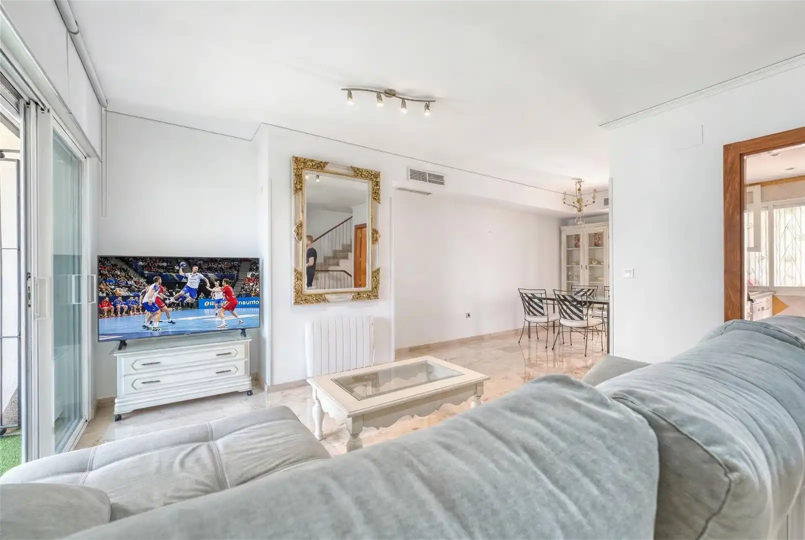 Living room of Detached homes for sale in Marbella  with Air Conditioner, Heating and Terrace