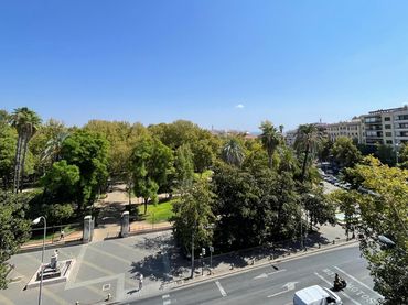 Piso con balcón en venta en Plaza de Colón