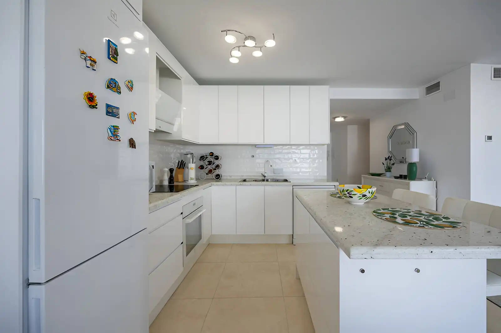 Küche von Erdgeschoss zum Verkauf in Mijas mit Klimaanlage, Terrasse und Schwimmbad