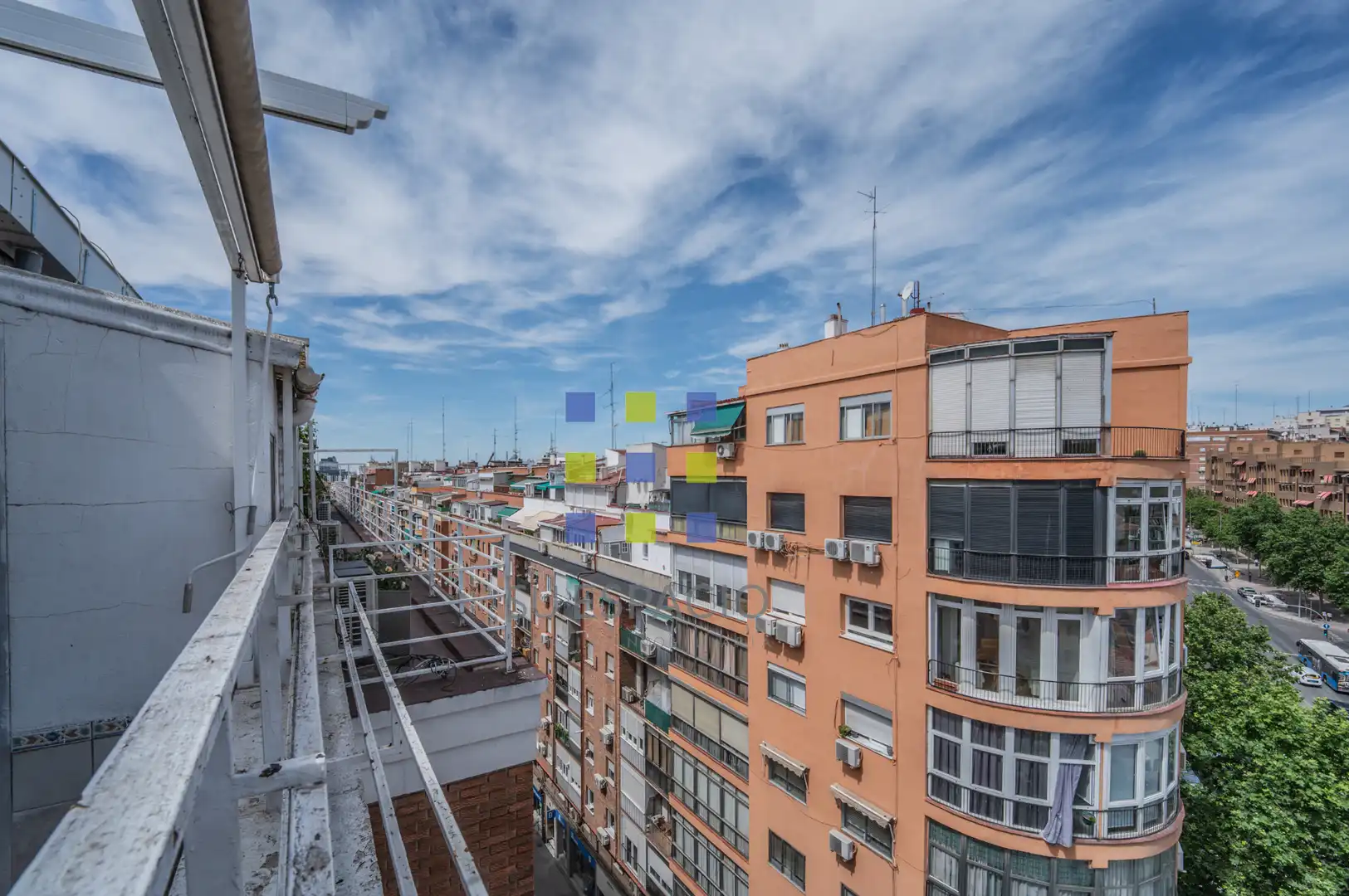 Außenansicht von Dachboden zum Verkauf in Madrid mit Klimaanlage, Heizung und Parkett