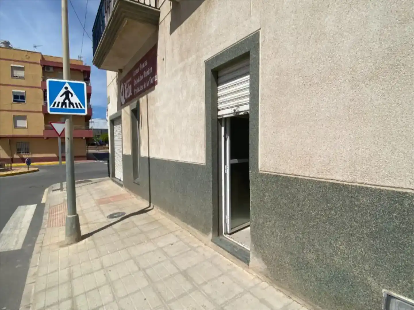 Local de alquiler en Benahadux con Aire acondicionado