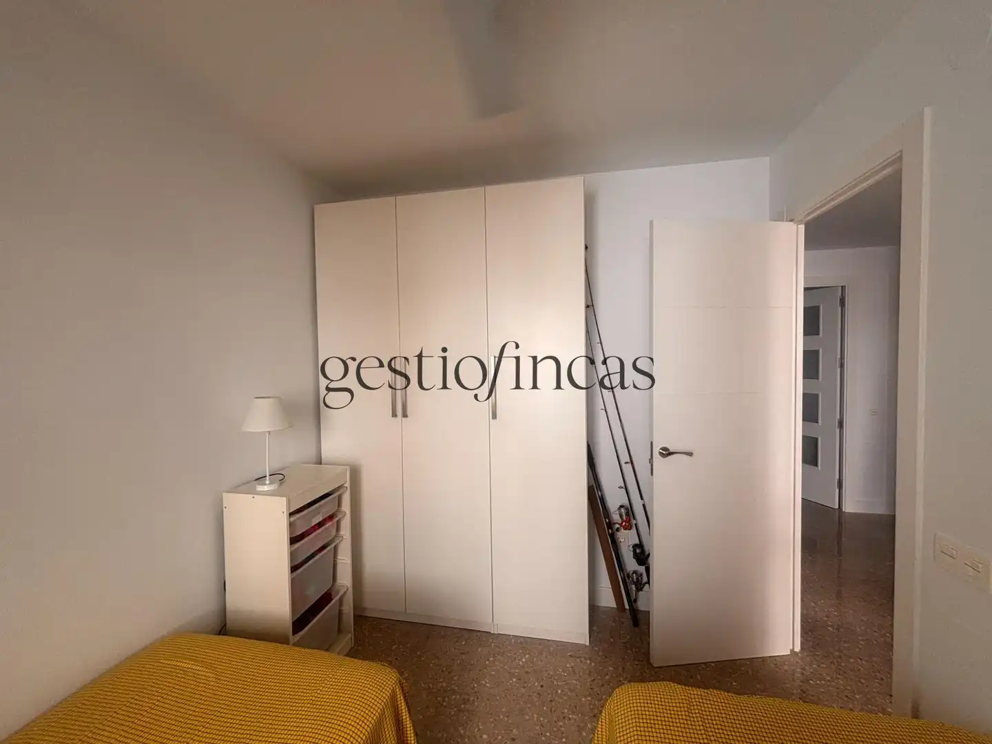 Habitación de Apartamento de alquiler en Cambrils con Aire acondicionado, Calefacción y Terraza