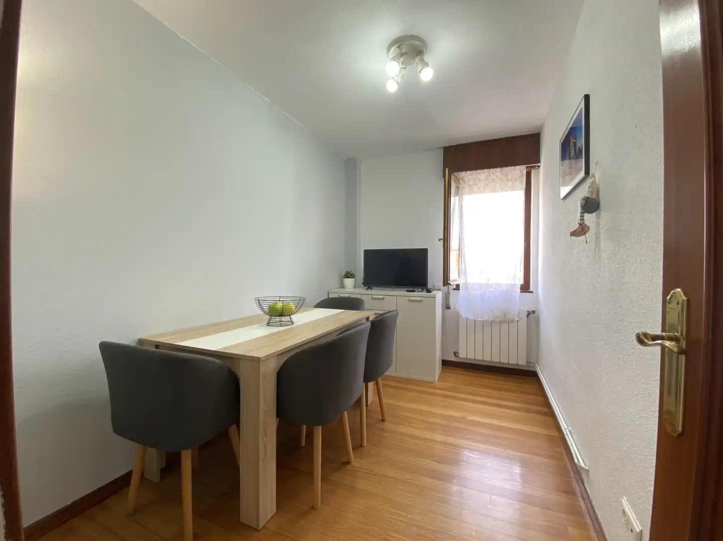 Comedor de Piso en venta en Torrelavega  con Calefacción, Parquet y Terraza