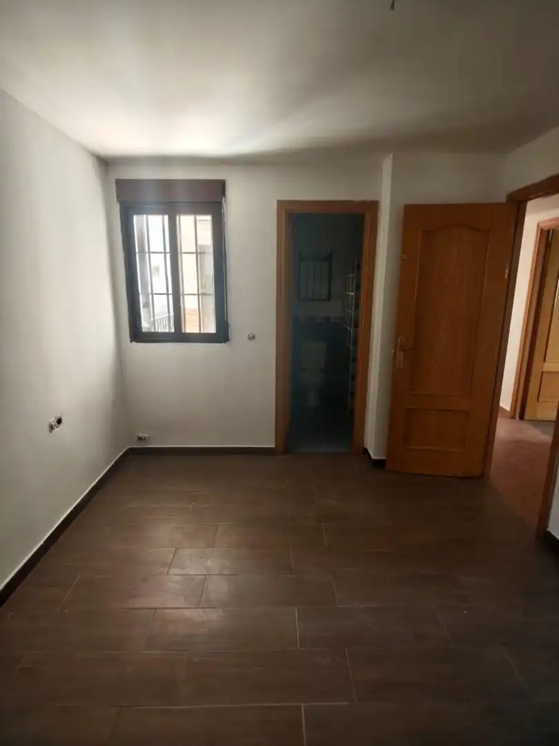 Wohnung zum Verkauf in La Zubia mit Abstellraum und Balkon