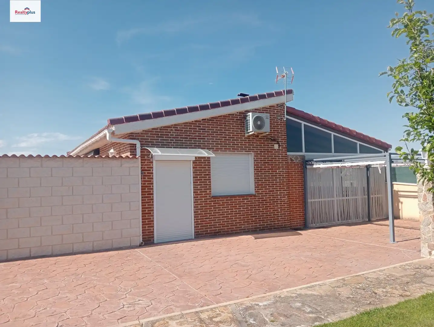 Exterior view of Houses for sale in La Colilla  with Air Conditioner, Heating and Private garden