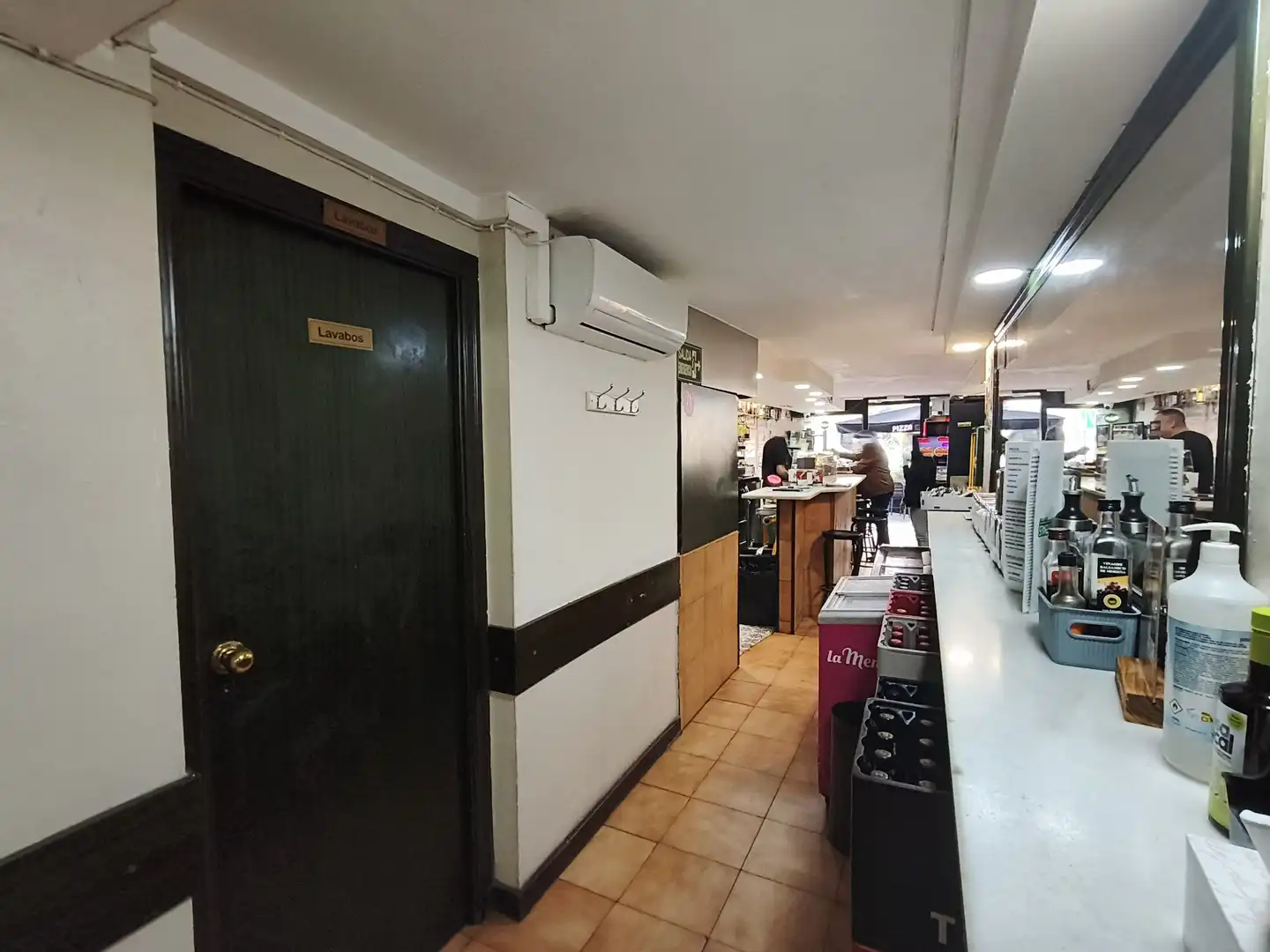 Local en traspaso en Barcelona con Aire acondicionado y Amueblado