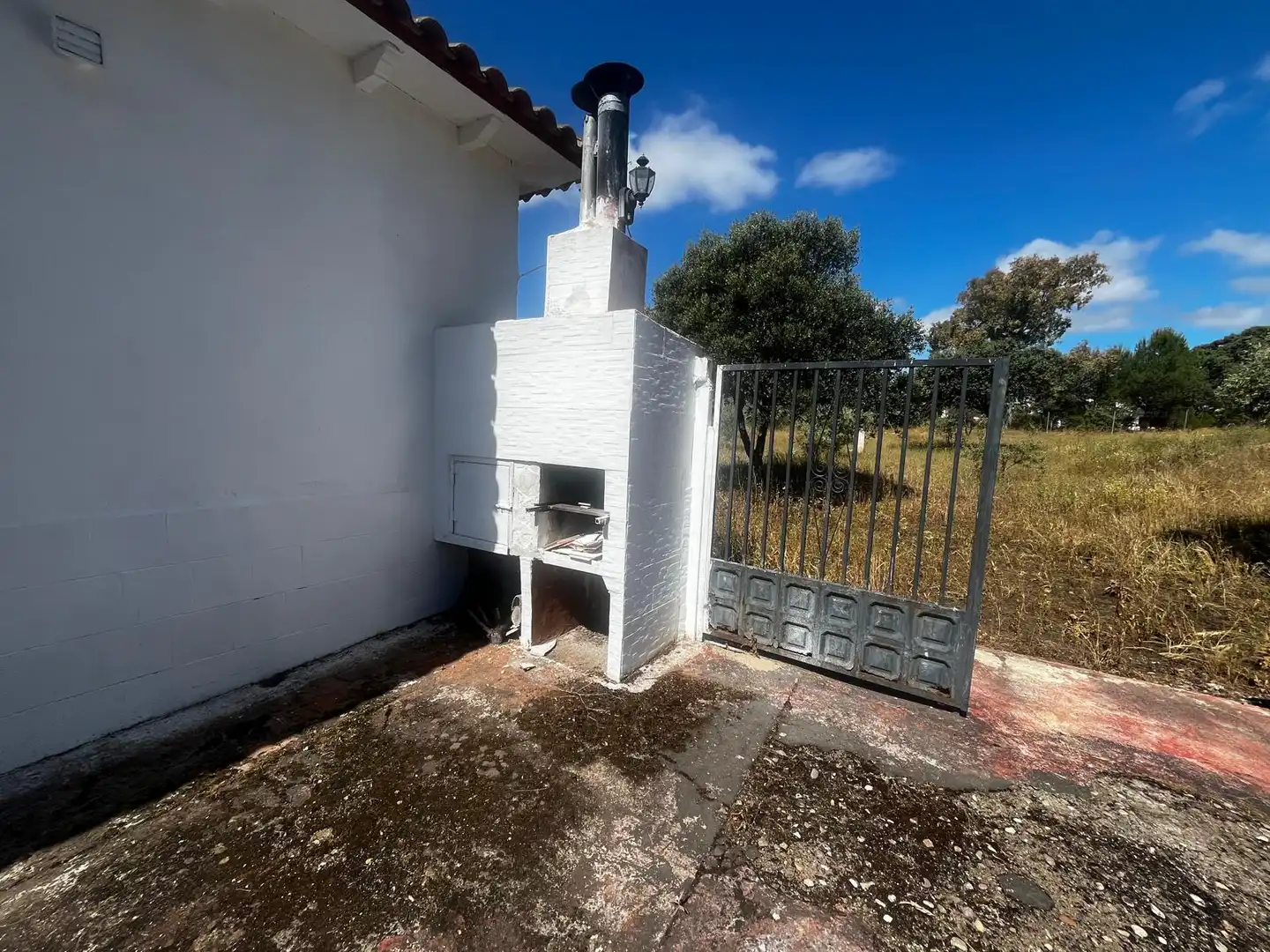 Vista exterior de Casa o chalet en venta en San Román de los Montes