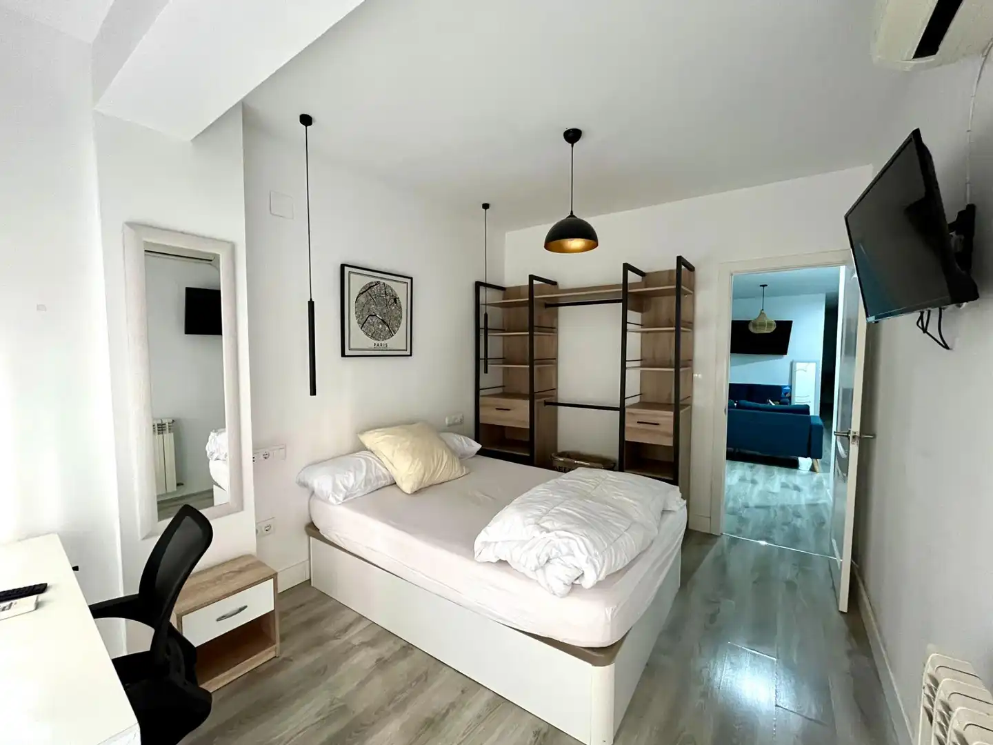 Room in Calle Calle Buenos Aires, Camino de Ronda