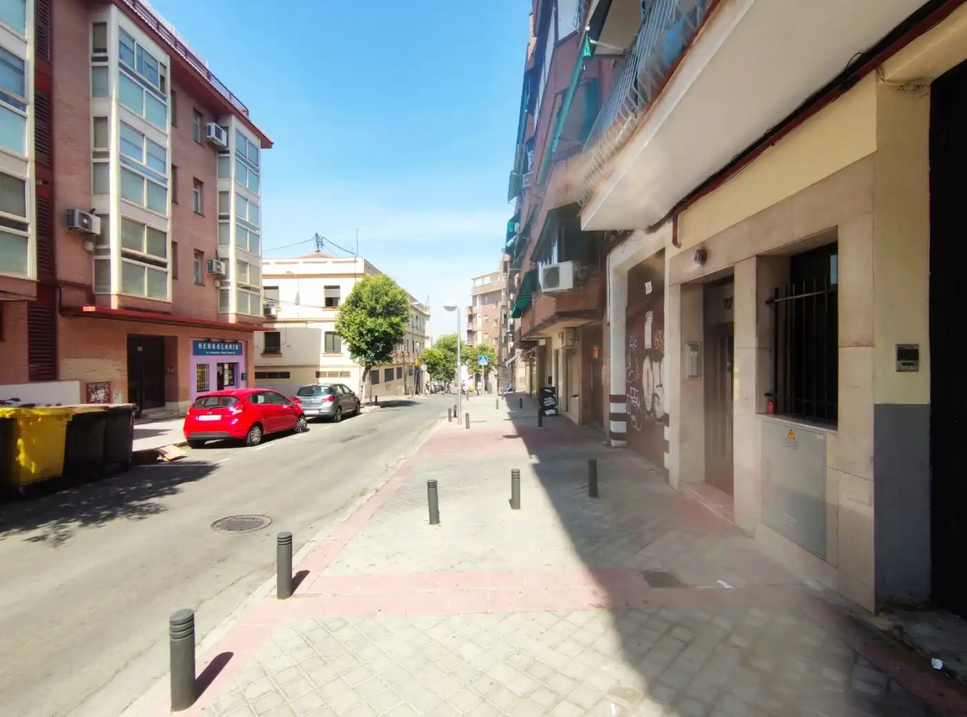 Vista exterior de Local en venta en Madrid