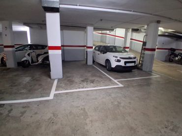 Plaça d'aparcament individual en venda a de l'Escultor Llimona 26