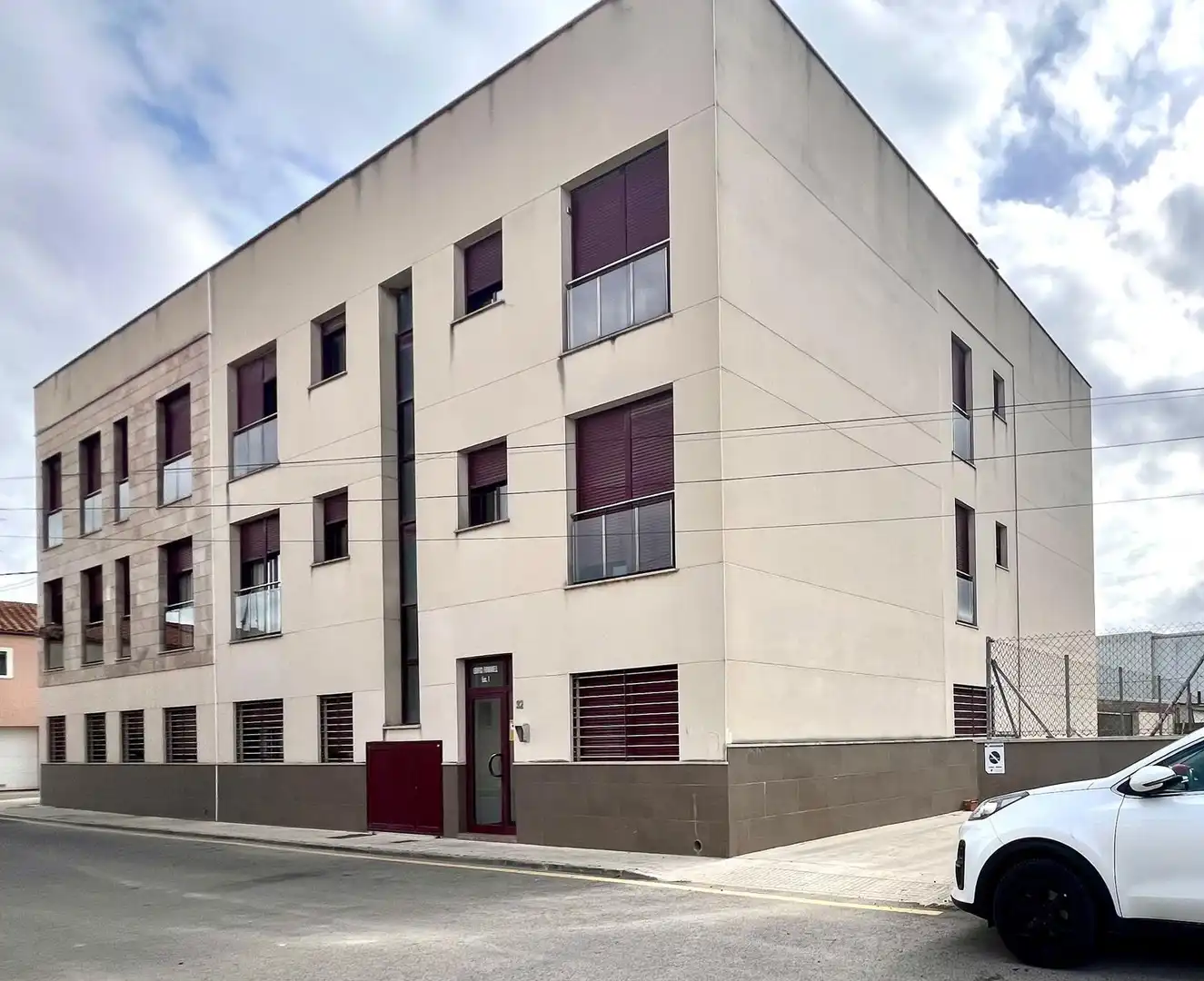 Vista exterior de Piso en venta en Deltebre con Alarma