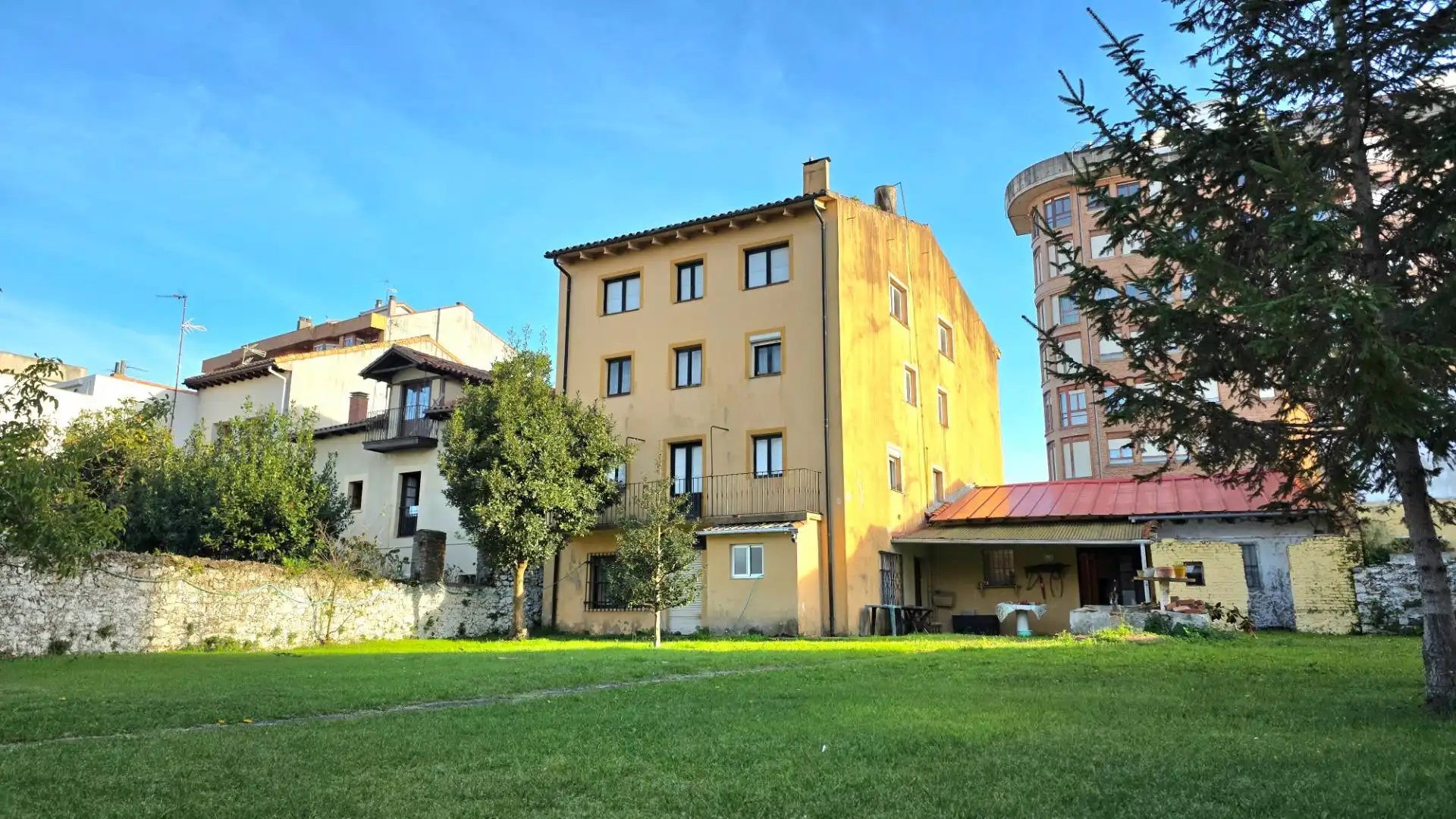 Vista exterior de Casa o chalet en venta en Colindres