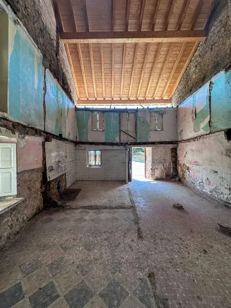 Casa adosada en venda en Castañeda amb Jardí privat