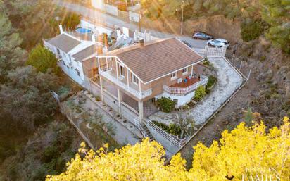 Außenansicht von Haus oder Chalet zum verkauf in Riudecanyes mit Klimaanlage und Privatgarten