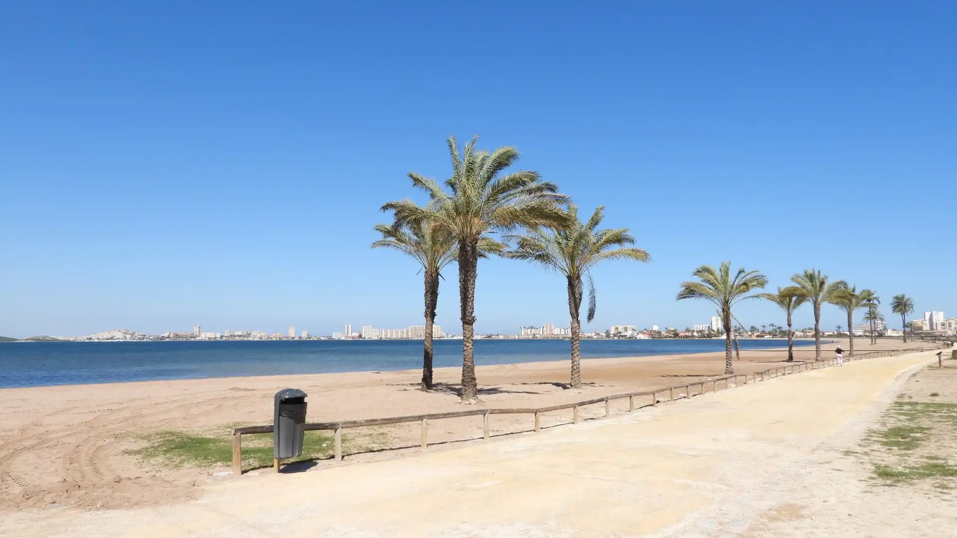 Vista exterior de Casa o xalet en venda en Cartagena amb Aire condicionat, Calefacció i Jardí privat