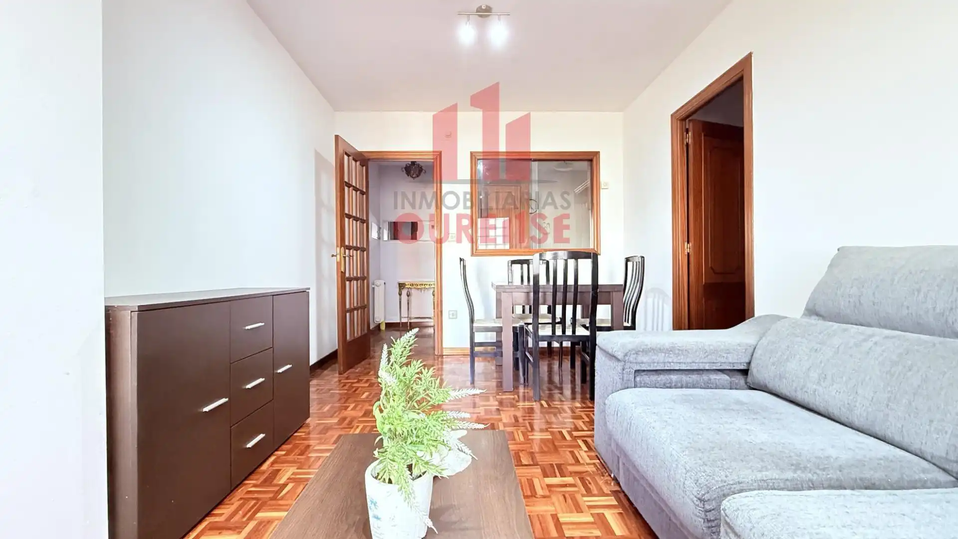 Sala de estar de Piso en venta en Ourense Capital  con Calefacción, Parquet y Trastero