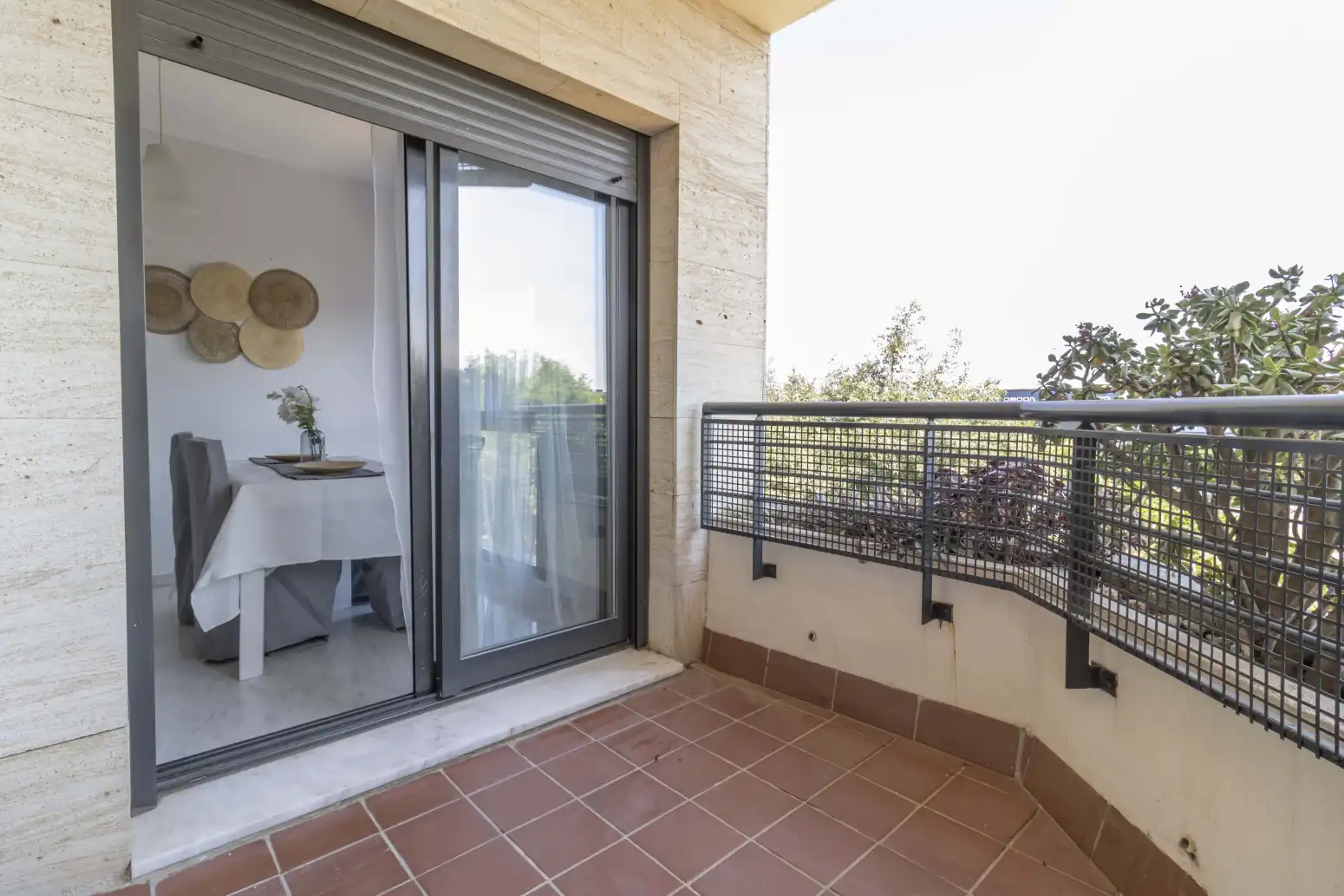 Terrasse von Wohnung zum Verkauf in Mairena del Aljarafe mit Klimaanlage, Privatgarten und Terrasse