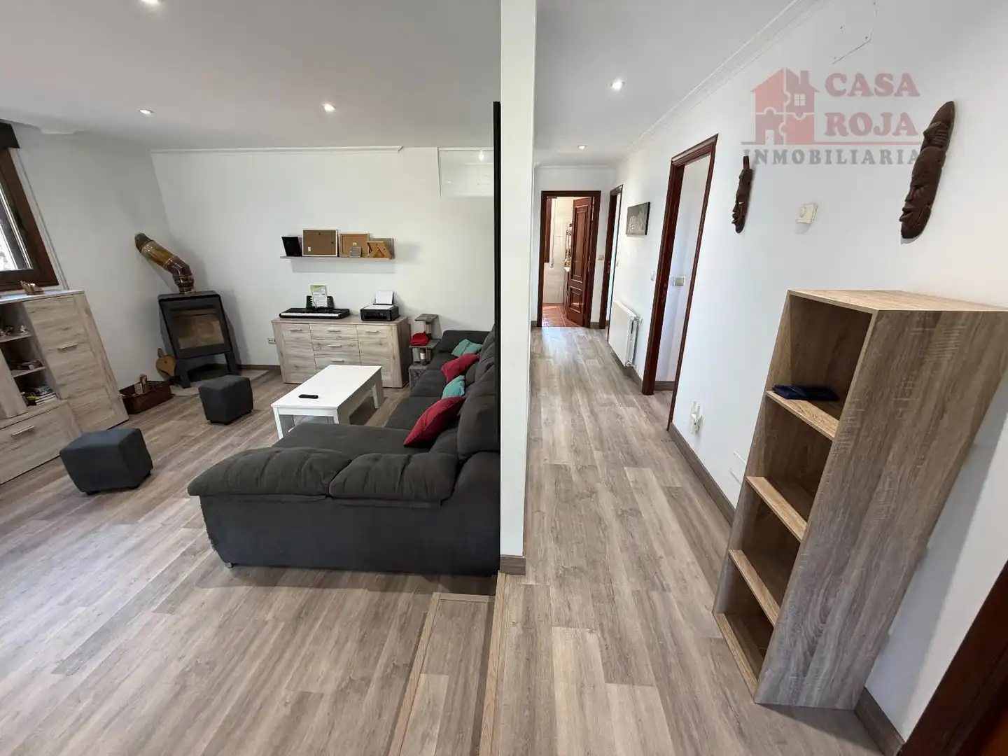 Sala d'estar de Casa o xalet en venda en Cangas  amb Calefacció, Terrassa i Moblat