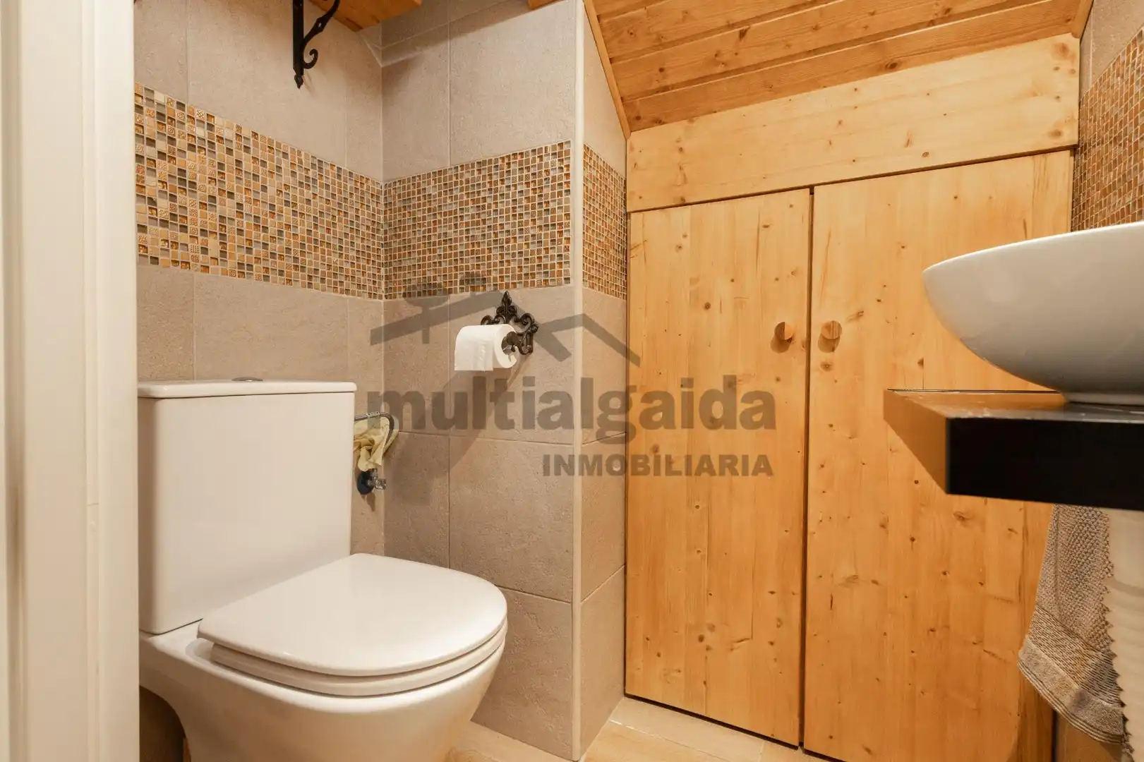 Bathroom of Houses for sale in Sanlúcar de Barrameda  with Air Conditioner, Terrace and Storage room