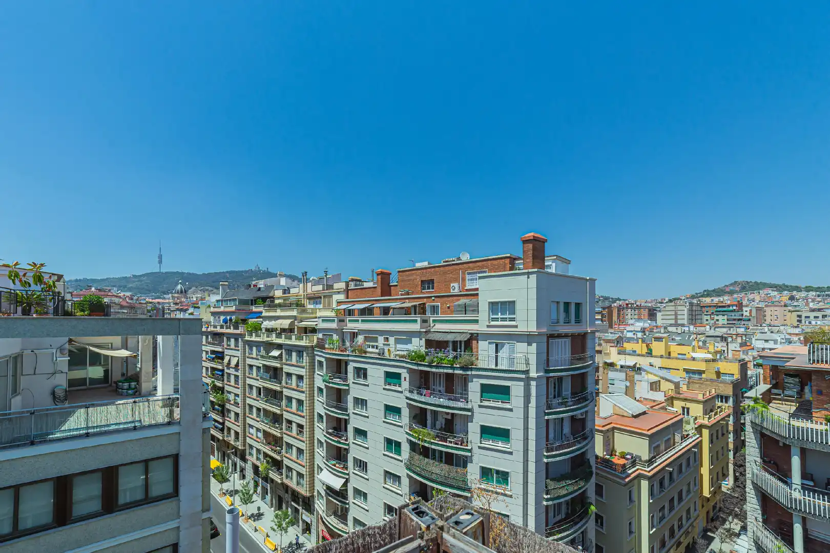 Vista exterior de Piso en venta en Barcelona con Aire acondicionado, Calefacción y Parquet