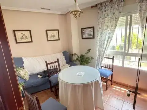Sala d'estar de Casa o xalet en venda en Linares amb Terrassa i Balcó