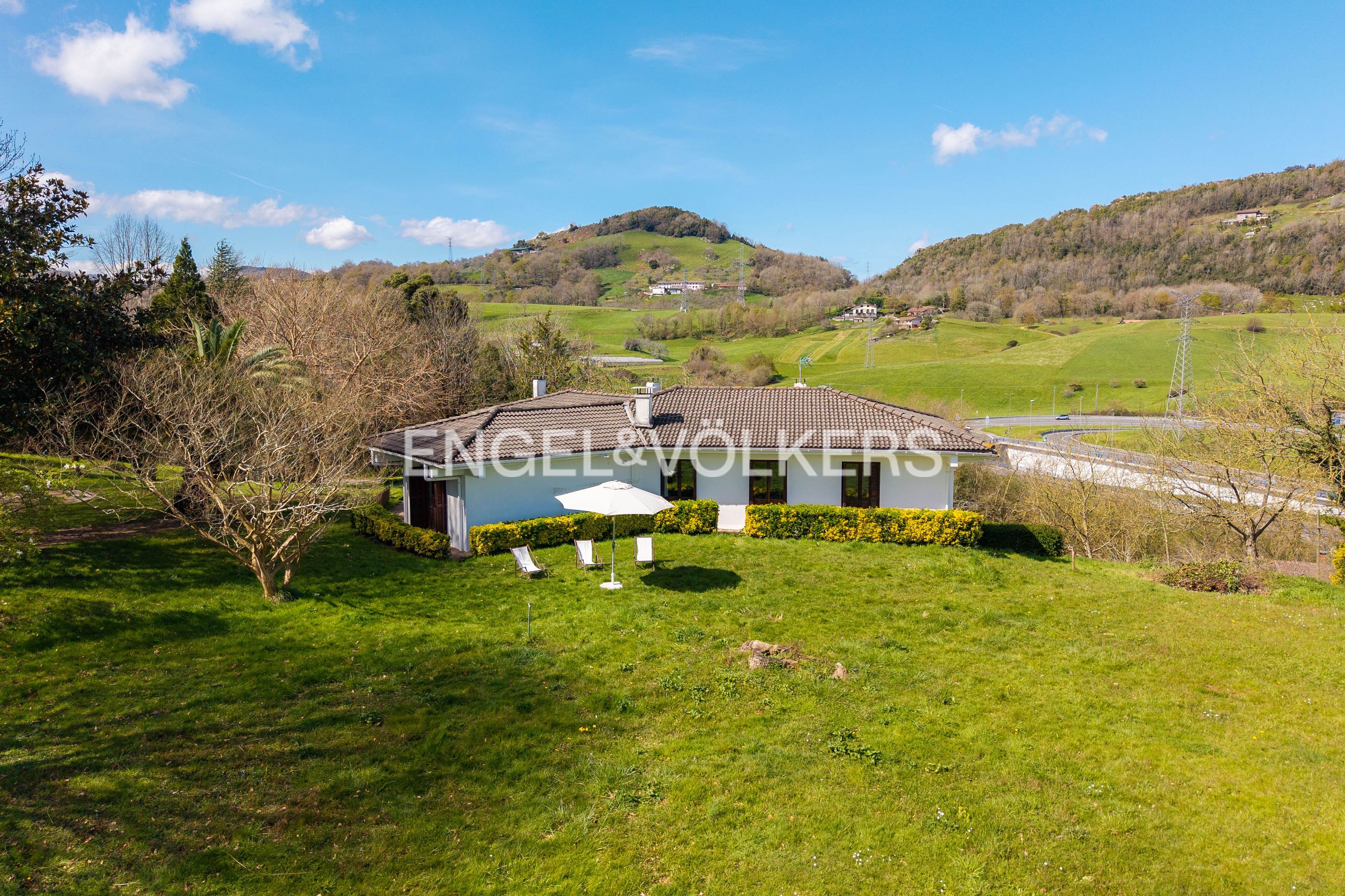 Country house for sale in Hernani  with Air Conditioner, Heating and Private garden