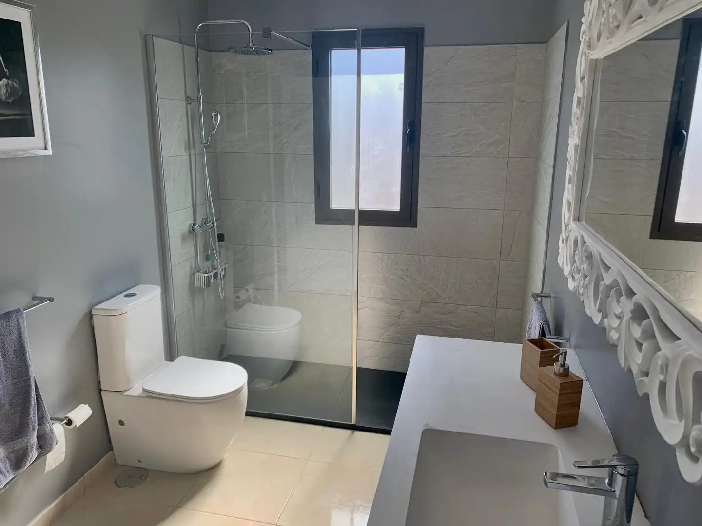 Bany de Casa o xalet en venda en La Oliva amb Aire condicionat, Jardí privat i Terrassa