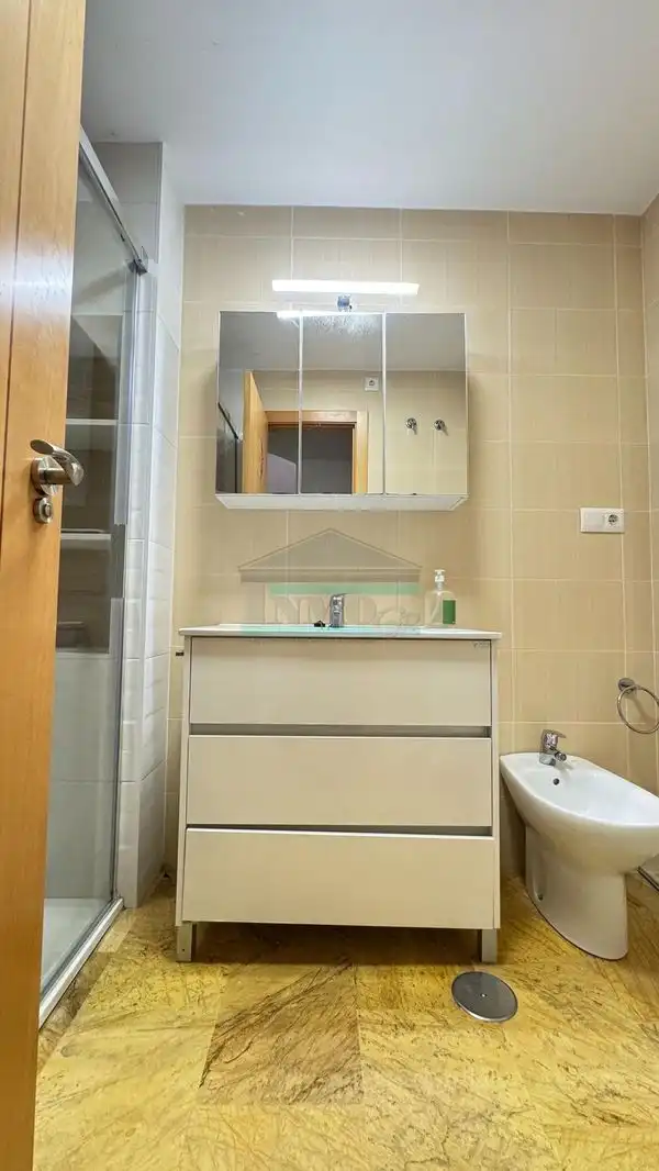 Bathroom of Flat for rent in Armilla  with Air Conditioner, Furnished and Oven