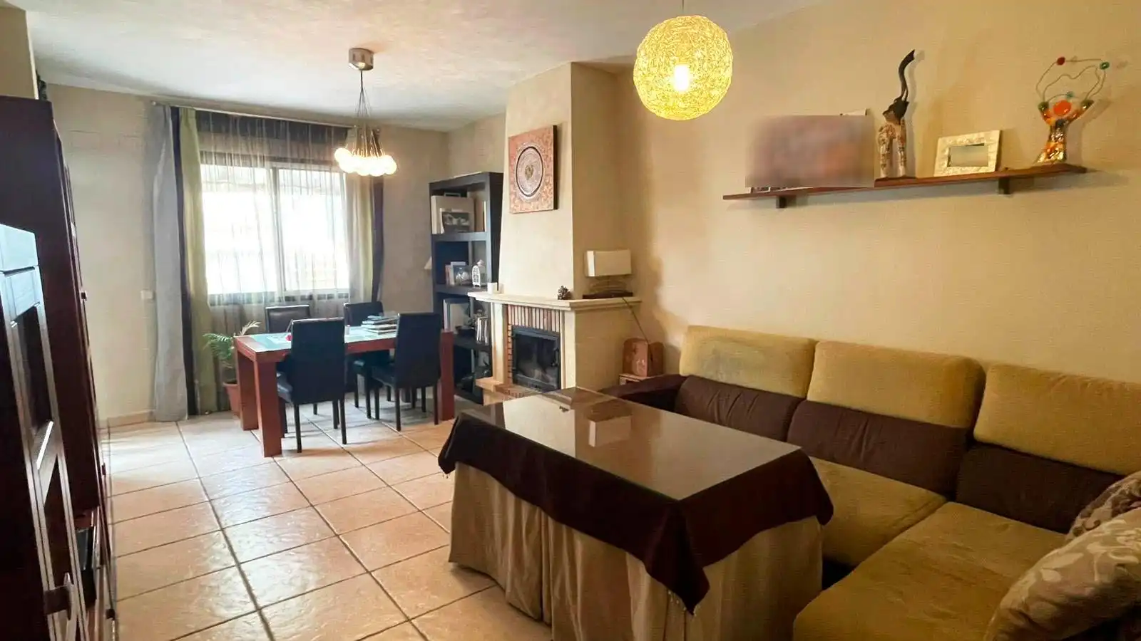 Sala d'estar de Casa o xalet en venda en Córdoba amb Aire condicionat, Calefacció i Piscina