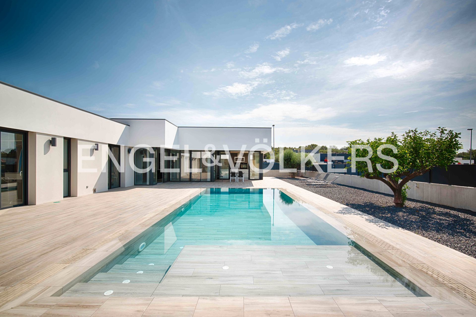 Swimming pool of House or chalet for sale in Sant Climent Sescebes  with Air Conditioner, Heating and Private garden