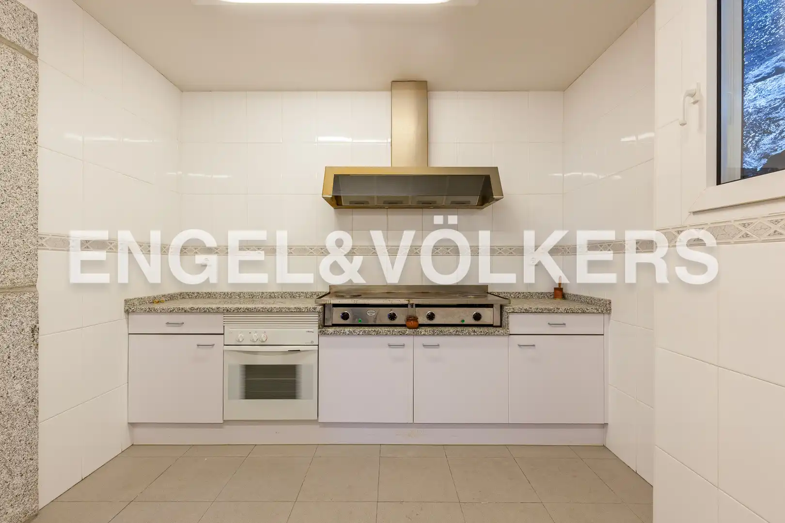 Cocina de Casa o chalet en venta en San Lorenzo de El Escorial con Calefacción
